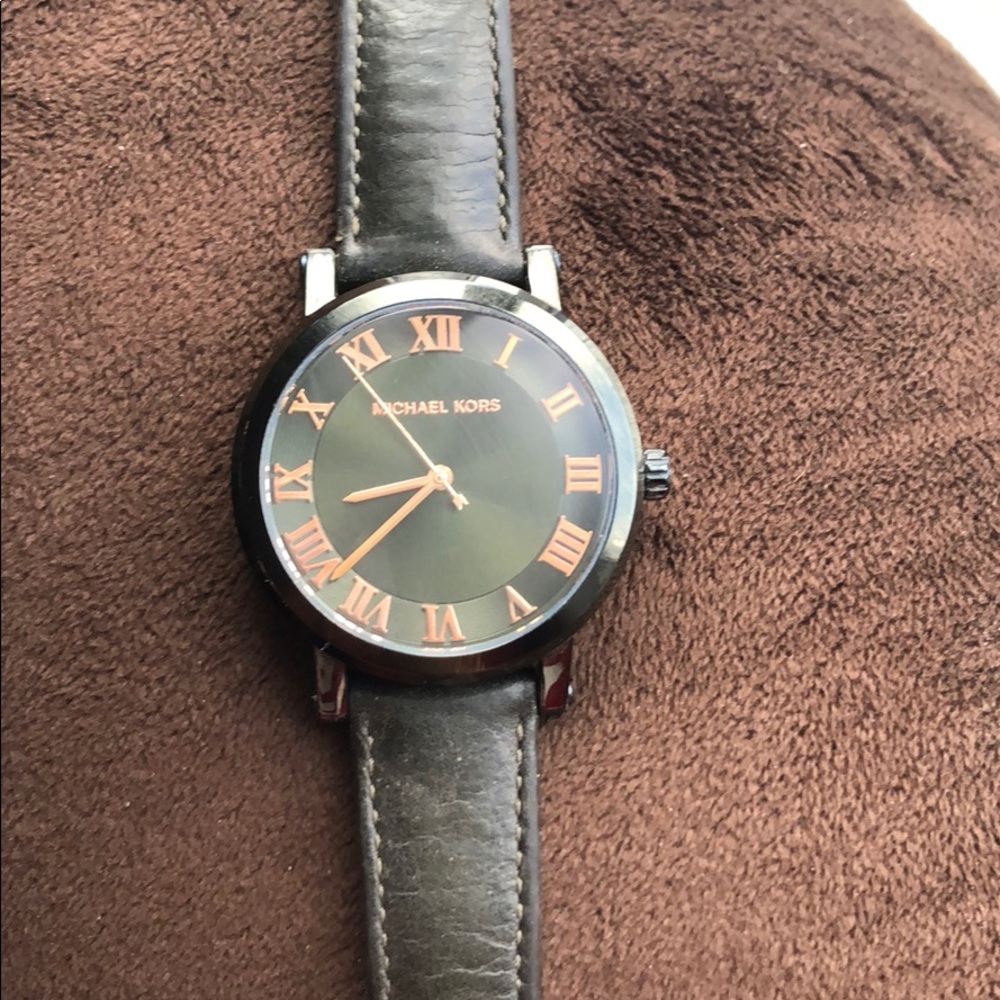 Dark green Michael Kors watch,